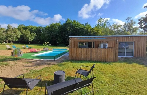 Eguzon-Chantome House | Gîte familial 4 chambres, 8-10 personnes Eguzon