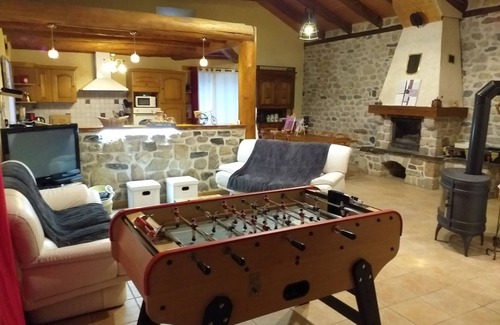 Saint-Jeures Cottage | Gîte Familial - 4 stars - Private balneo-spa and sauna - Enclosed garden
