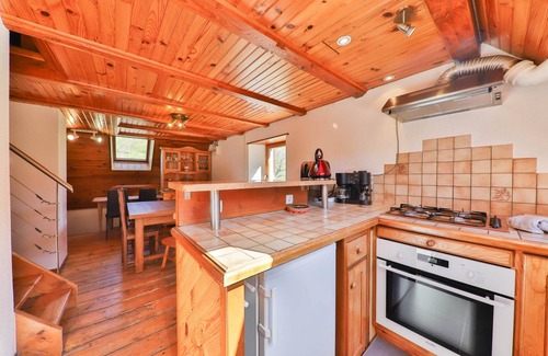 Sondernach Apartment | Gîte Familial Alsace 11 pers - BBQ & Panoramic View