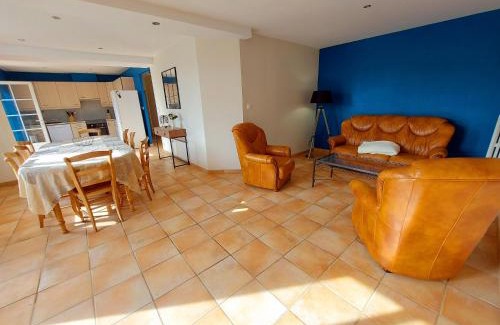 Juvigne House | Gîte familial avec salle de jeux, vélos, pétanque et pêche près de Juvigné - FR-1-600-210