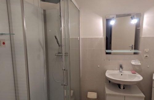 Ferriere-et-Lafolie House | Gîte familial avec cour et terrain clos au cœur de Ferrière-et-Lafolie, proche Mairie et autoroute A5. - FR-1-611-3