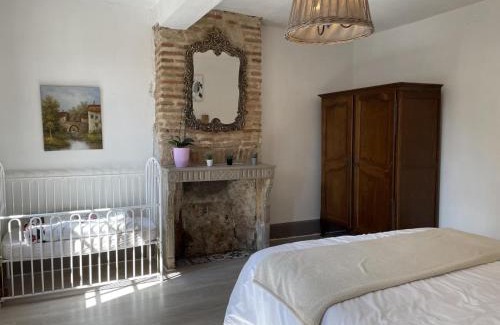 Besson House | Gîte familial tout inclus avec équipements modernes et charme campagnard, centre village de Besson - FR-1-489-348