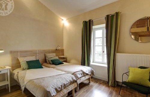 Sainte-Croix-en-Jarez House | Gîte historique entre Lyon et Saint-Étienne avec Wi-Fi, jardin, équipements bébé et proche tennis - FR-1-496-275