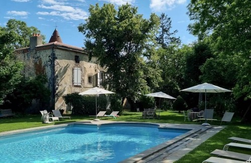 Genouillac House | Gîte Idéalement Situé Pour Visiter le Département du Puy-de-dôme