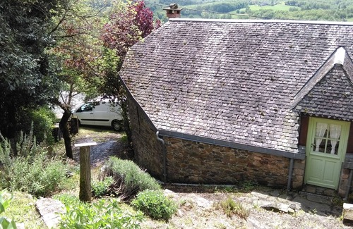 Rosiers (chasteaux) House | Gîte in a green setting