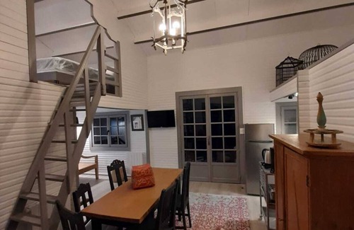 Vincelles Ski Chalet | Gîte in a large garden in a peaceful village