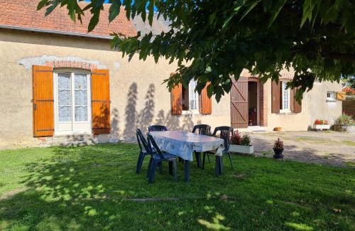 Pierrefitte-es-Bois House | Gîte indépendant avec cour fermée à 1km du village - FR-1-590-177