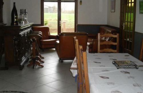 Senlis House | Gîte indépendant avec jardin clos, terrasse et wifi, au centre de Senlis, animaux acceptés - FR-1-376-52