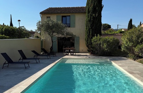 Aubignan House | Gîte Juno: charming Provencal gîte with swimming pool