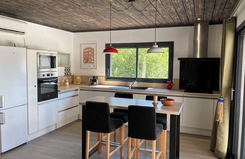 Cruviers-Lascours Apartment | Gîte L'atelier