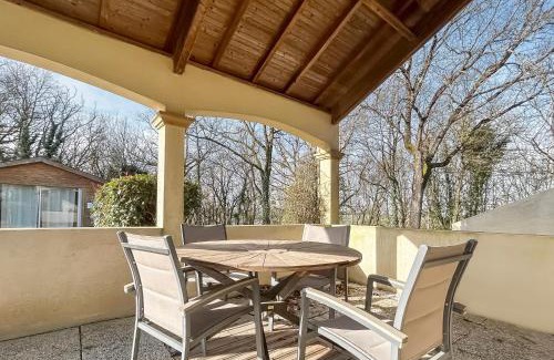 Vouille House | Gîte l'Orée des Buis, Piscine privatisable