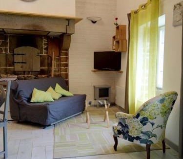 Saint-Aubin-des-Bois House | Gîte La Boulangerie au moulin Neuf