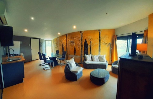 Saint-Santin-de-Maurs House | Gîte la Tourette