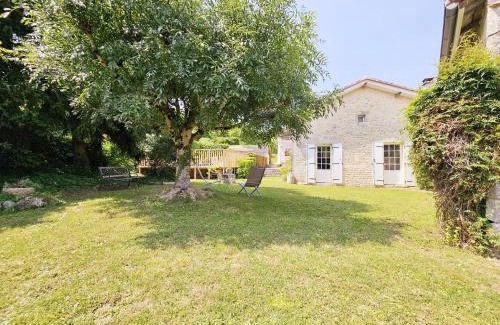 La Couronne House | Gîte Le creux du loup