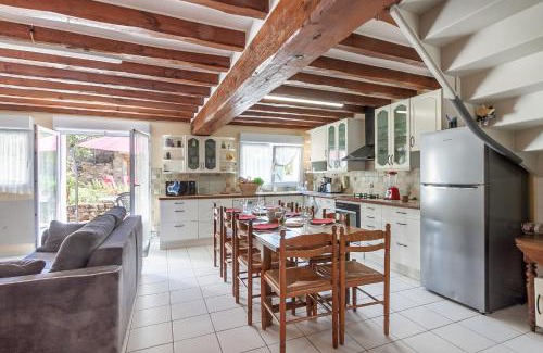 Monthurel House | Gîte Leomie - Maison en pierre au pied des vignes - Monthurel