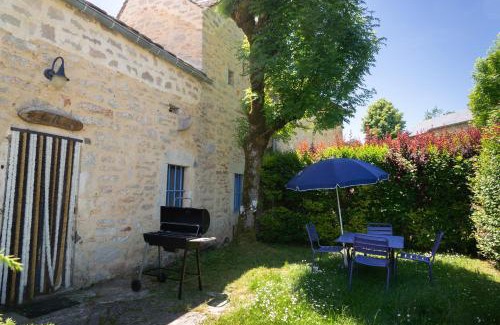 Saint-Georges-de-Levejac House | Gîte Les Charmes 2/4 personnes du Presbytère
