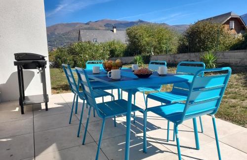 Argeles Gazost House | Gîte les gentianes Fleurs des Pyrénées