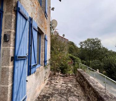 Treize-Vents House | Gîte les Pieds dans l'eau 10 min du Puy du Fo