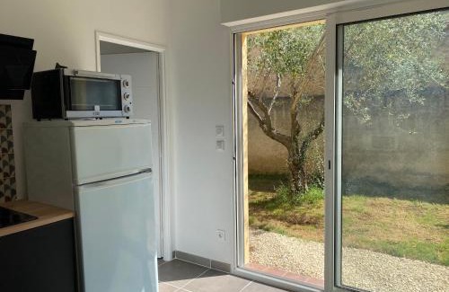 Aubignan Apartment | Gîte Lou Sabaï au pied des dentelles de Montmirail, piscine partagée