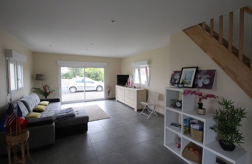 Saint-Germain-du-Pert House | Gîte Lumineux et Calme Autour des Plages D'omha Beach