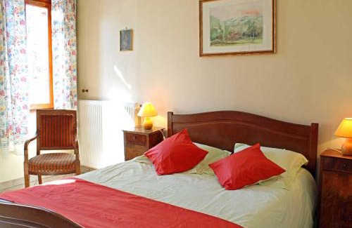 Trezelles House | Gîte lumineux avec jardin, près de Vichy, 2 chambres, équipements modernes, draps inclus - FR-1-489-281