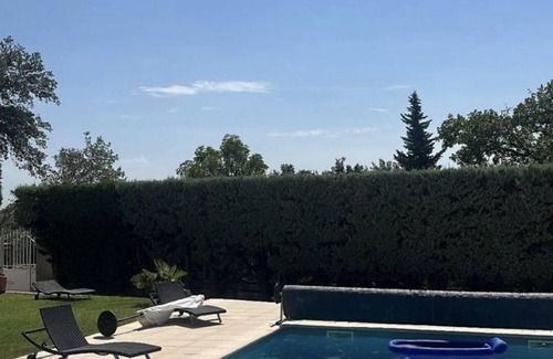 Sorgues House | Gîte Mitoyen Dans Propriété Avec Piscine