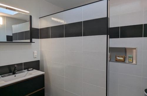 Milly-sur-Bradon House | Gîte Moderne et Chaleureux pour 4 à Milly-sur-Bradon - FR-1-585-177