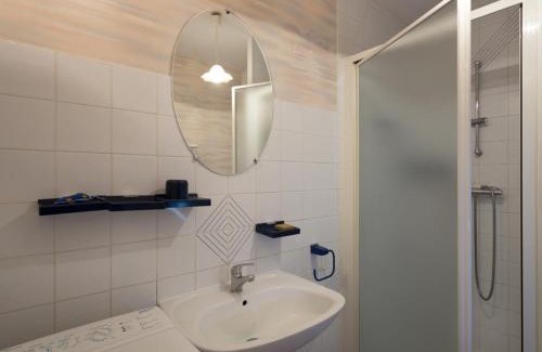 Ferrieres-sur-Sichon House | Gîte montagnard avec 3 chambres, jardin clos, terrasse couverte, animaux acceptés, proche Vichy. - FR-1-489-101