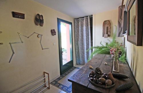 Mailhac-sur-Benaize House | Gîte Montbrugnaud: "les trois chênes"