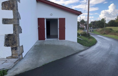 Ayherre Apartment | Gîte Neuf mer et Montagne