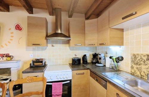 Saint-Hilaire-sur-Benaize House | Gîte paisible avec cour privée, proche Parc Naturel de la Brenne, idéal pour séjour déconnecté - FR-1-591-575