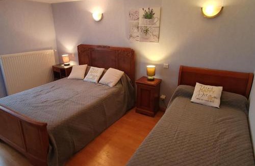 Saint-Paul-de-Vezelin House | Gîte paisible avec jardin privatif, proche Loire et balades, pour 11 personnes, animaux acceptés - FR-1-496-86