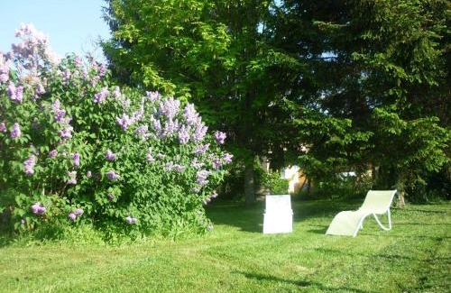 Ebreuil House | Gîte paisible à Ébreuil avec jardin et animaux acceptés - FR-1-489-19