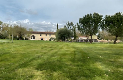 Fiac House | Gîte Pour 8 Pers Dans une Ferme Aménagée en Pleine Nature, Proche du Golf