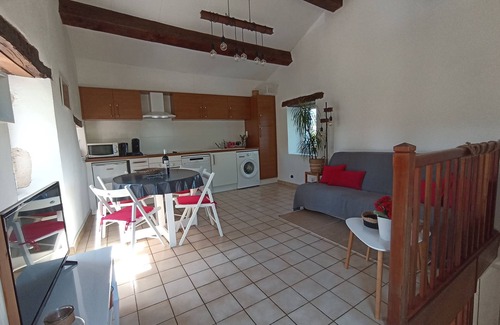 Souel Cottage | Gîte Puech Chérie: magnificent view of Cordes-sur-Ciel, nature, peace and SPA