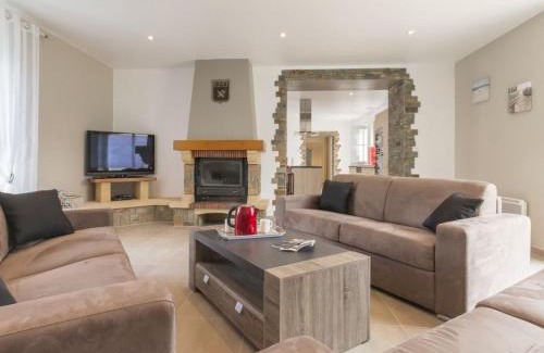 Saint-Hilaire-de-Chaleons House | Gîte rénové près de la mer avec jardin clos, cheminée, Wifi et équipements bébé inclus. - FR-1-306-879