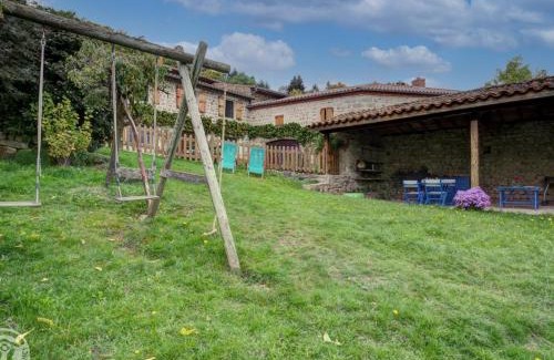 Saint-Bonnet-le-Courreau House | Gîte rénové avec cheminée et jardin à 15 km des pistes de ski - FR-1-496-9