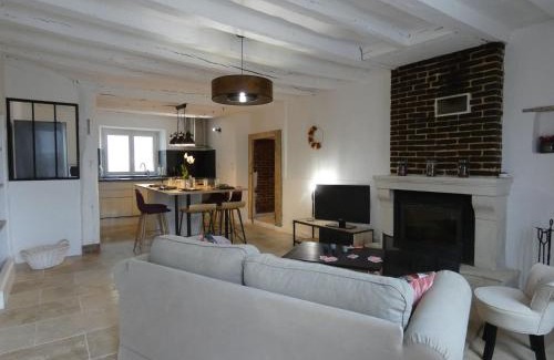 Beaumont-les-Autels House | Gîte Rénové avec Jardin Clos et Terrasse - Idéal Familles/Amis, Eure-et-Loir, Proche Nogent le Rotrou - FR-1-581-104