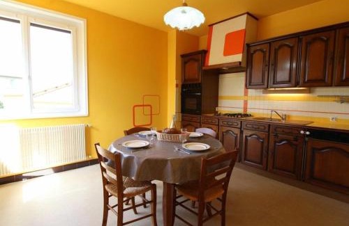 Retournac House | Gîte rénové avec terrasse près de Retournac - FR-1-582-248