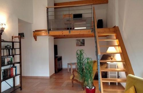 Saint-Etienne-Lardeyrol House | Gîte rénové au calme avec Parking privé et Wifi gratuit à Saint-Étienne-Lardeyrol - FR-1-582-332