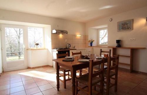 Saint-Etienne-Lardeyrol House | Gîte rénové au calme avec Parking privé et Wifi gratuit à Saint-Étienne-Lardeyrol - FR-1-582-332