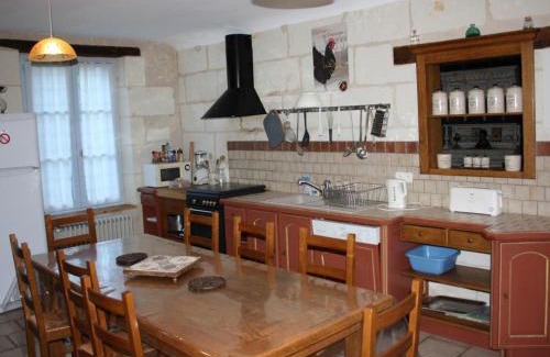 Blere House | Gîte rural rénové 3 niveaux, jardin privatif, équipements loisirs, draps inclus, cheminée, WiFi - FR-1-381-475
