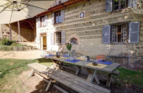 Saint-Martin-la-Sauvete House | Gîte spacieux avec cheminée, jardin, équipements bébé et animaux acceptés, proche nature et randonnée. - FR-1-496-128