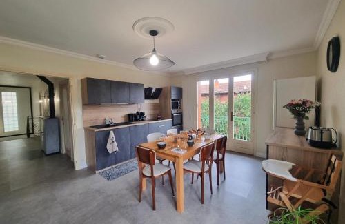 Roanne House | Gîte spacieux à Roanne avec balcon et terrasse - FR-1-496-337