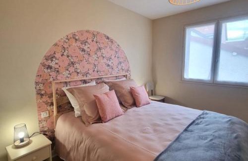 Roanne House | Gîte spacieux à Roanne avec balcon et terrasse - FR-1-496-337