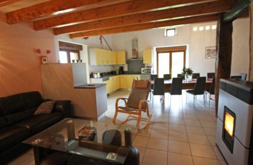 Harsault House | Gîte spacieux avec terrasse, confort moderne dans un cadre verdoyant et propice aux balades. - FR-1-589-79