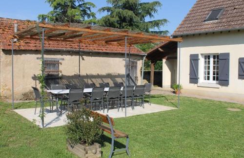Sarzay House | Gîte spacieux en pleine nature avec grand jardin, activités extérieures, proche sites historiques et commerces - FR-1-591-185