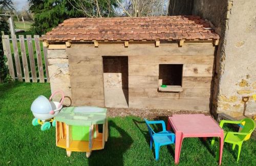 Sarzay House | Gîte spacieux en pleine nature avec grand jardin, activités extérieures, proche sites historiques et commerces - FR-1-591-185