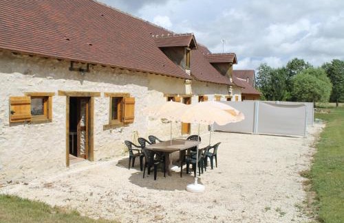 La Puye House | Gîte spacieux entre Chauvigny et La Roche Posay, adapté PMR, animaux admis, terrasse et jardin commun - FR-1-541-37