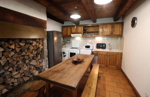 Saint-Saturnin House | Gîte ST Saturnin, Cézallier, Monts du Cantal, Santoire Valley